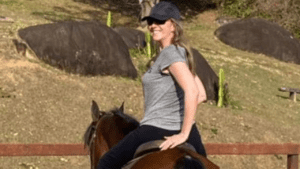 Cris Durante Guardia a força feminina que ajuda a construir o futuro do Cavalo Árabe no Brasil