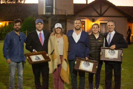 Exposição no Uruguai com juízes braslieiros Exposição no Uruguai com juízes braslieiros